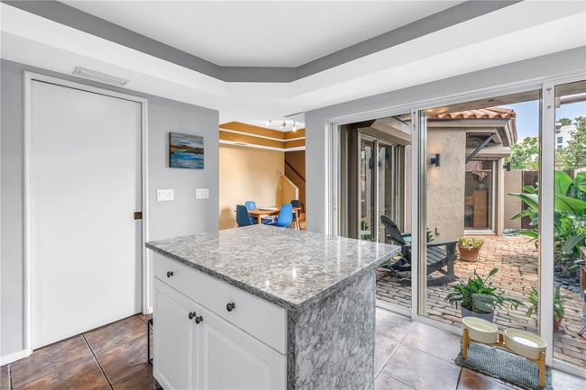 APT-1 - 200 Cocoanut Ave, Condo with 2 bedrooms, 3 bathrooms and null parking in SARASOTA FL | Image 13