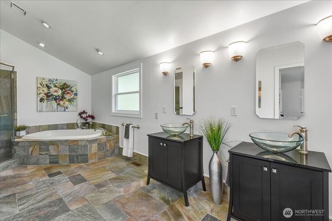 16005 Ne 160 Th St, House other with 4 bedrooms, 3 bathrooms and 3 parking in Woodinville WA | Image 15