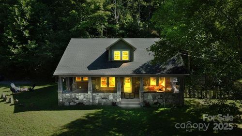 34 Coosa Ridge Dr, Whittier, NC, 28789-8250 | Card Image