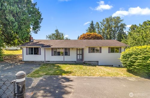 10520 20th St Se, Lake Stevens, WA, 98258-4744 | Card Image