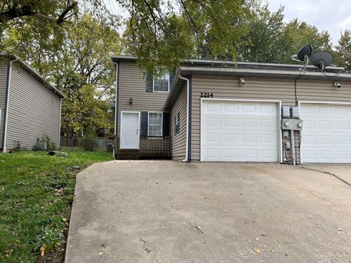 2204 Live Oak Ln, Columbia, MO, 65202-1787 | Card Image