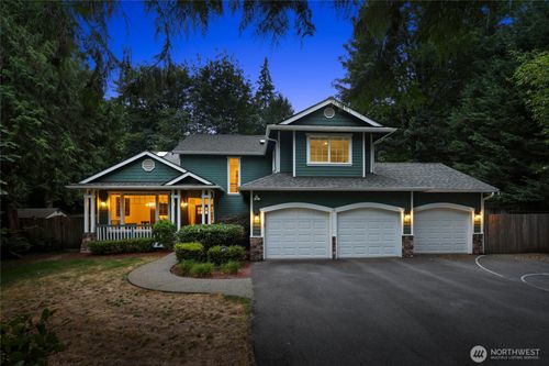 6211 247th Ave Ne, Redmond, WA, 98053-8667 | Card Image
