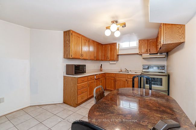 10 Polygon Crt, House other with 4 bedrooms, 3 bathrooms and 4 parking in Brampton ON | Image 34