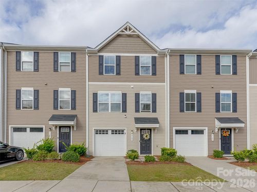 6105 Cutwater Cir, Charlotte, NC, 28269-3581 | Card Image