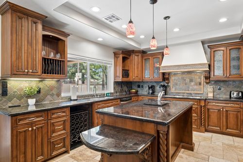 9023 W Patrick Ln, Peoria, AZ, 85383-1968 | Card Image