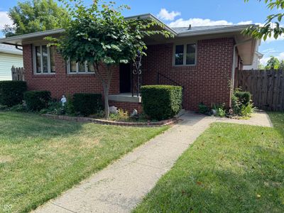 75 N 15th Avenue, House other with 2 bedrooms, 1 bathrooms and null parking in Beech Grove IN | Image 2