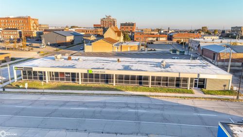 e-204 E Linn St, Marshalltown, IA, 50158-2963 | Card Image