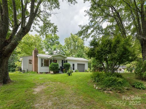 1323 Locust Grove Rd, Hendersonville, NC, 28792-8599 | Card Image