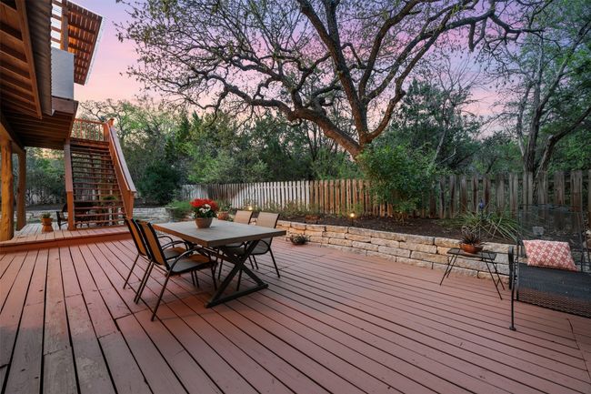 Dining al fresco. Want to barbeque? | Image 30