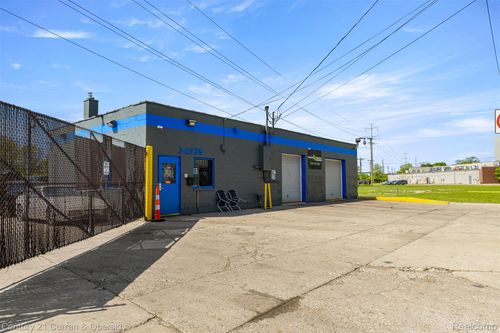 34939 Brush St, Wayne, MI, 48184-1709 | Card Image