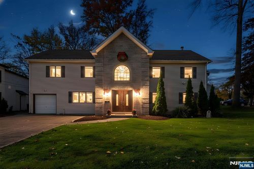 212 Lozier Ter, River Edge, NJ, 07661-1710 | Card Image