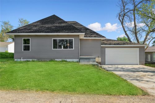 504 6th Ave, Springville, IA, 52336-9703 | Card Image