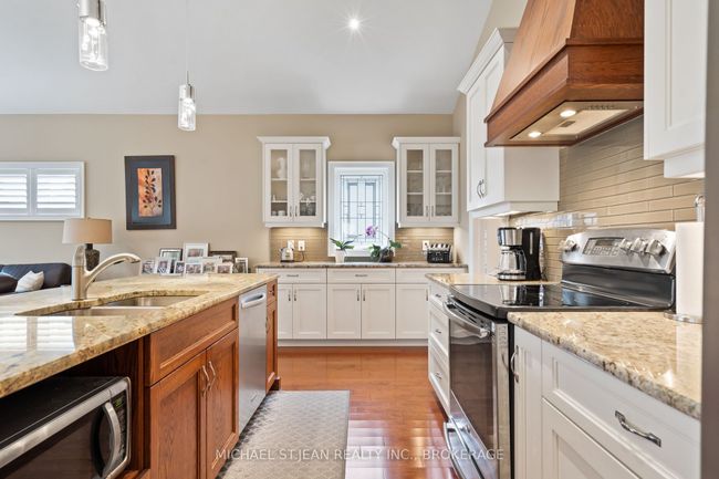 41 Sunrise Crt, House other with 3 bedrooms, 3 bathrooms and 4 parking in Ridgeway ON | Image 14