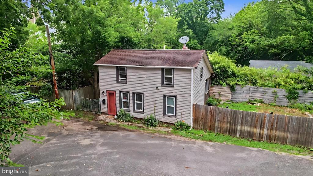 Residential in MOUNT HOLLY 5