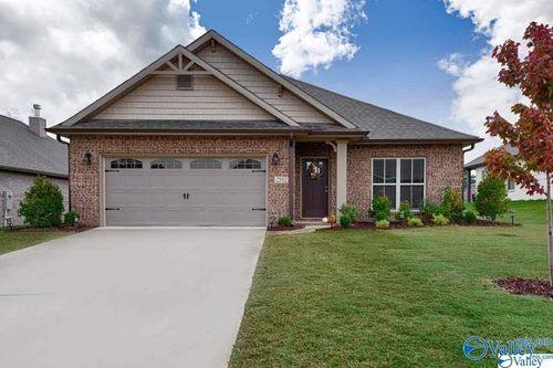 2502 Celia Ct Sw, Huntsville, AL, 35803-3446 | Card Image