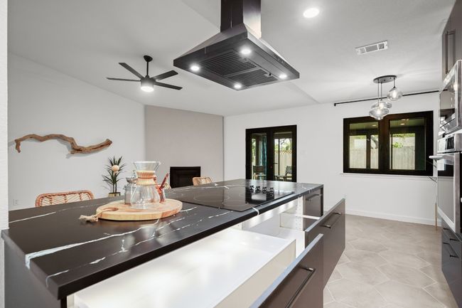 Note the under cabinet drawers have lights | Image 15