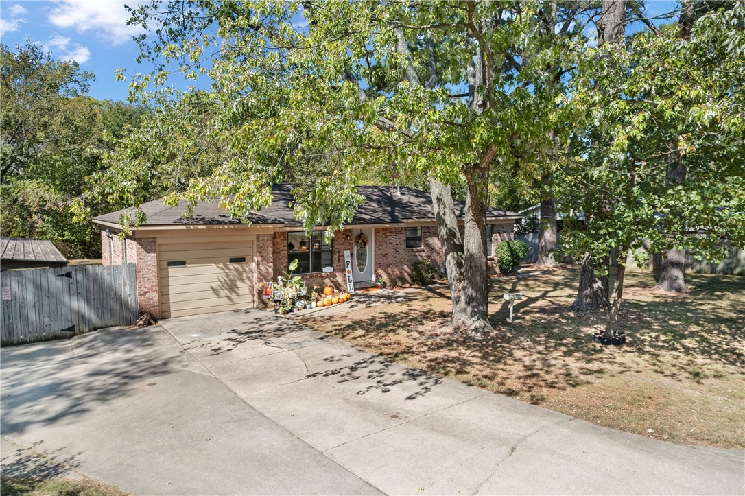 Baldwin Ave, Fayetteville, AR 72701