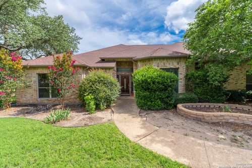 140 Private Road 4664, Castroville, TX, 78009-5542 | Card Image