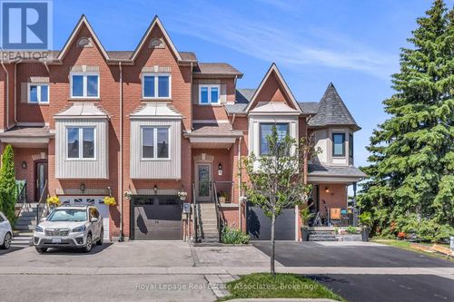 8 Prestwick Ave, Maple, ON, L6A2B6 | Card Image