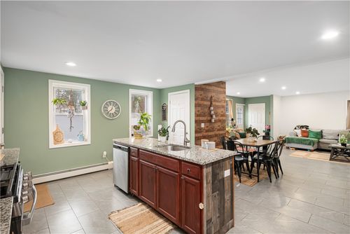34 Main St, Hope, RI, 02831-1835 | Card Image