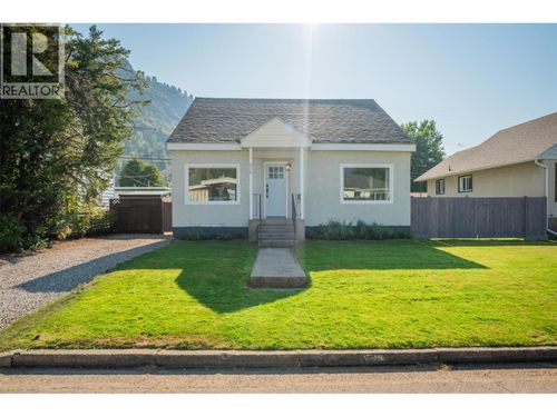 516 Portia Cres, Trail, BC, V1R1A9 | Card Image