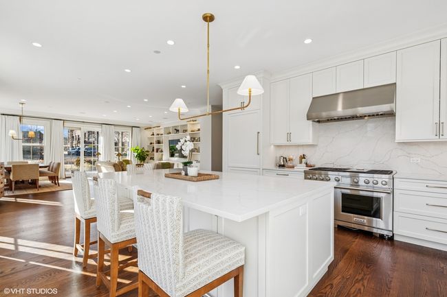 201 - 120 E Scranton Ave, Condo with 2 bedrooms, 3 bathrooms and 2 parking in Lake Bluff IL | Image 5