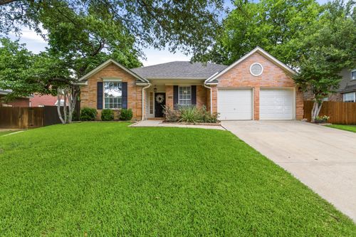 5305 Shadow Glen Dr, Grapevine, TX, 76051-7351 | Card Image