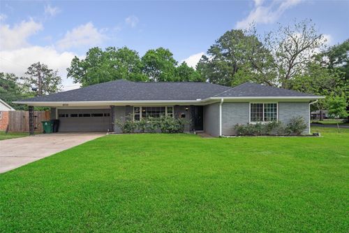 9302 Walterville Rd, Houston, TX, 77080-7422 | Card Image