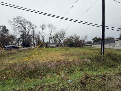 2206 Erastus St, Houston, TX, 77020-2806 | Card Image