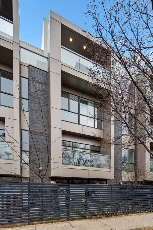 1303 W Diversey Pkwy, Chicago, IL, 60614-1207 | Card Image