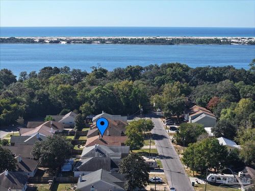 479 Cascabellas St, Mary Esther, FL, 32569-1512 | Card Image