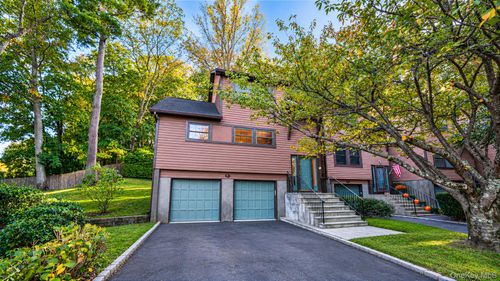 8 Adams Ct, Oyster Bay, NY, 11771-2807 | Card Image