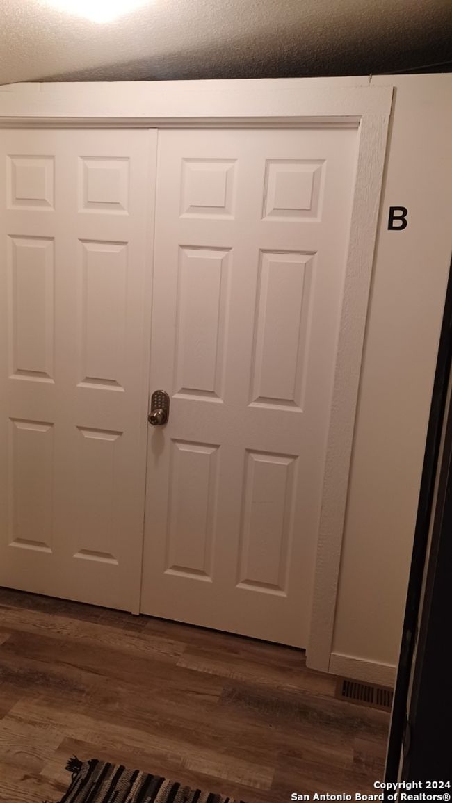 Door to Unit B | Image 18