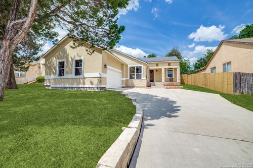 8423 Hera, Universal City, TX, 78148-2763 | Card Image
