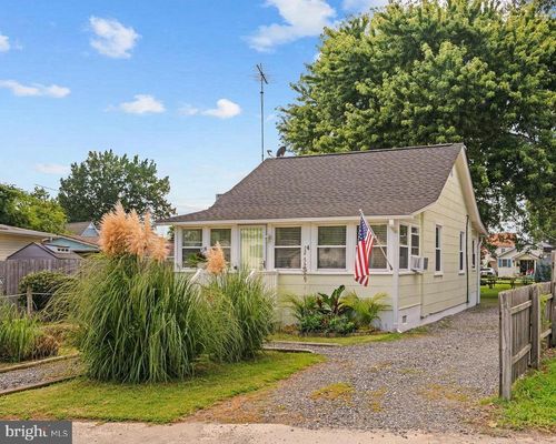 15 Bancroft Ave, COLONIAL BEACH, VA, 22443-2401 | Card Image