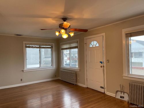 duplex-46 Illinois Ave, Long Beach, NY, 11561-1112 | Card Image