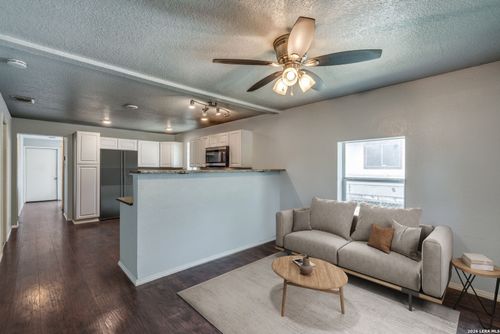 714 Hallie Ave, San Antonio, TX, 78210-2635 | Card Image