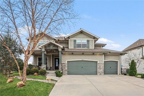 15945 W 165th St, Olathe, KS, 66062-7975 | Card Image