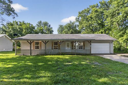 110 E Tyndal St, Aurora, MO, 65605-1371 | Card Image