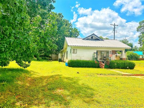 320 W 12th Street, Wewoka, OK, 74884 | Card Image