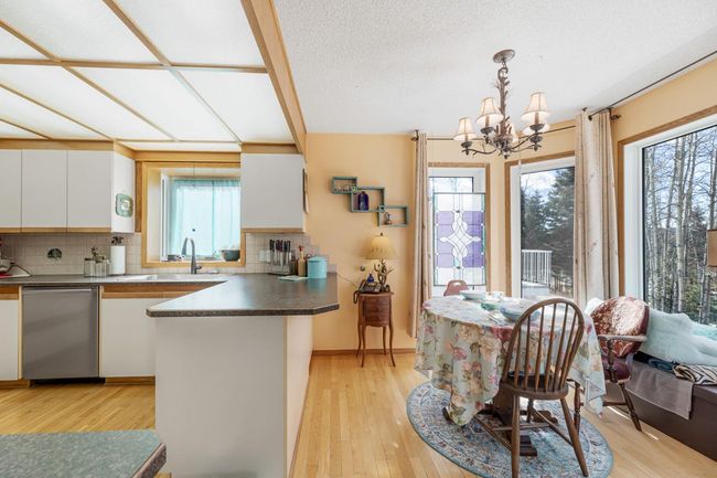 19 Sunrise Way, Home with 3 bedrooms, 3 bathrooms and 4 parking in Priddis Greens AB | Image 27