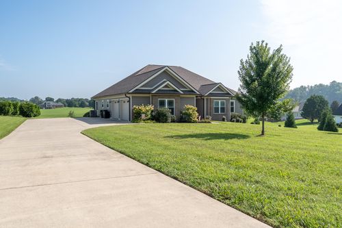 255 Plantation Dr, Greeneville, TN, 37745-4623 | Card Image