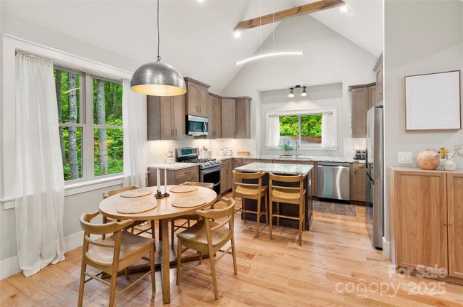 68 Huckleberry Ridge Ln, House other with 3 bedrooms, 3 bathrooms and null parking in Zirconia NC | Image 5