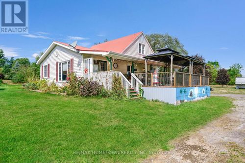 9 and 7 Richmond St, Maitland, ON, K0E1P0 | Card Image