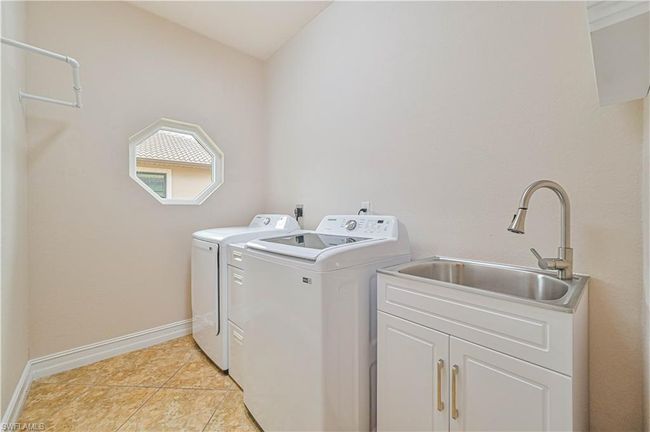 9280 River Otter Dr, House other with 5 bedrooms, 3 bathrooms and null parking in FORT MYERS FL | Image 36