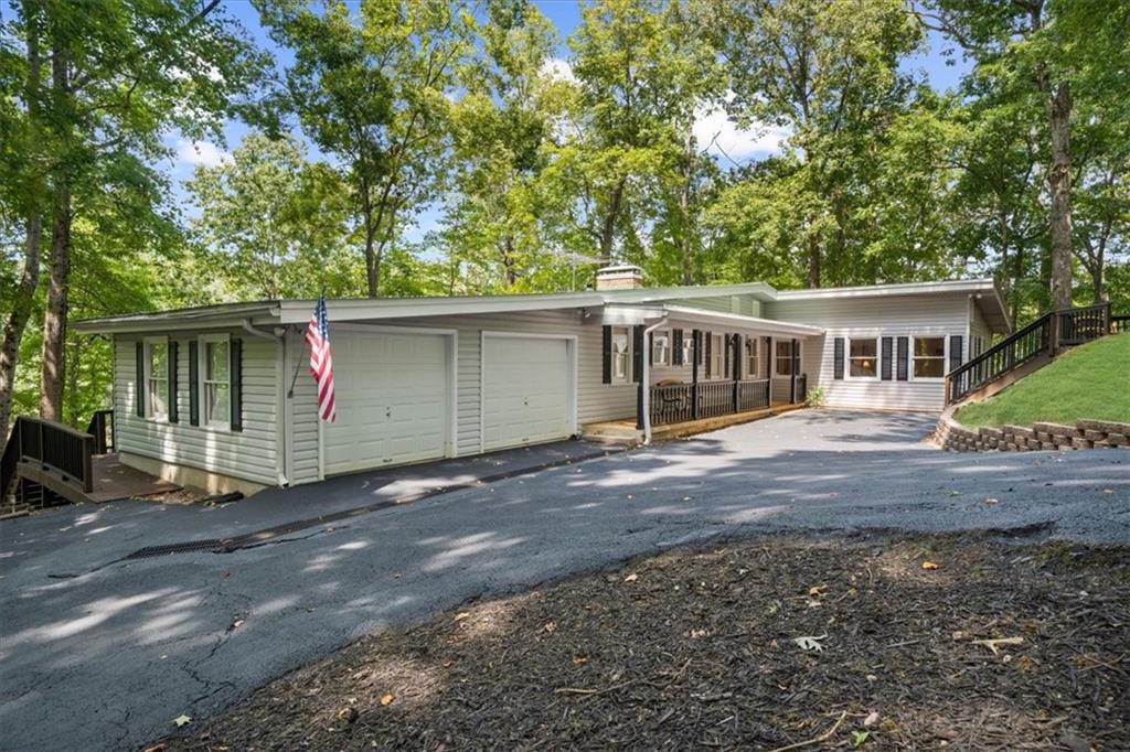 Roselight Ln, Flowery Branch, GA 30542