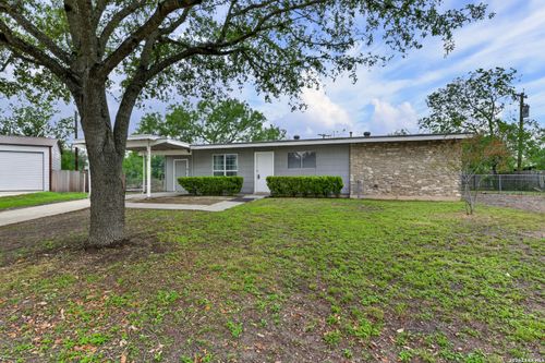 6039 Golden Valley Dr, San Antonio, TX, 78242-1627 | Card Image