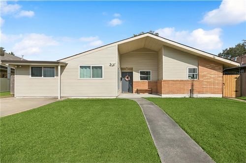 6805 Merle St, Metairie, LA, 70003-4737 | Card Image