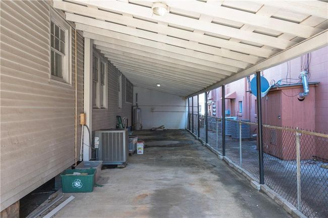 Side yard/storage (right side) | Image 9