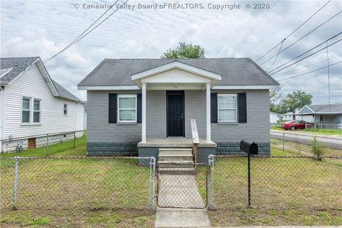 300 32nd Street W, Charleston, WV, 25387 | Card Image